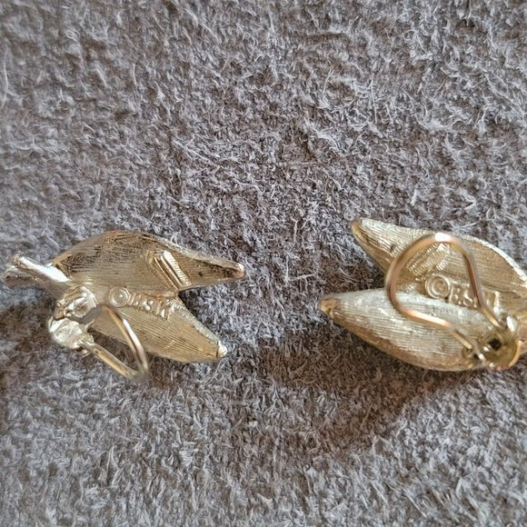 Silver Tone Set ~ Leaf Design Brooch / Pin with Matching Clip-On Earrings - Picture 3 of 5